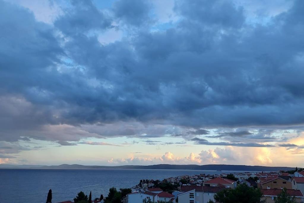 Apartment Vista Oasis With Pool And Terrace Trogir Buitenkant foto