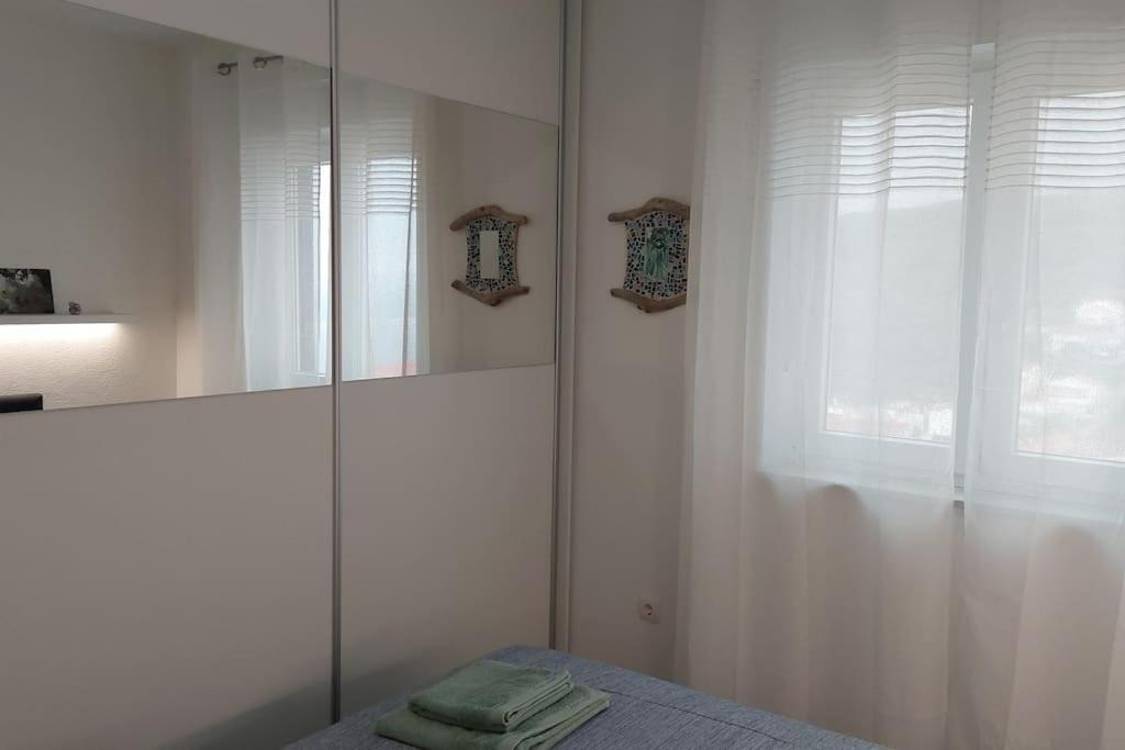 Apartment Vista Oasis With Pool And Terrace Trogir Buitenkant foto